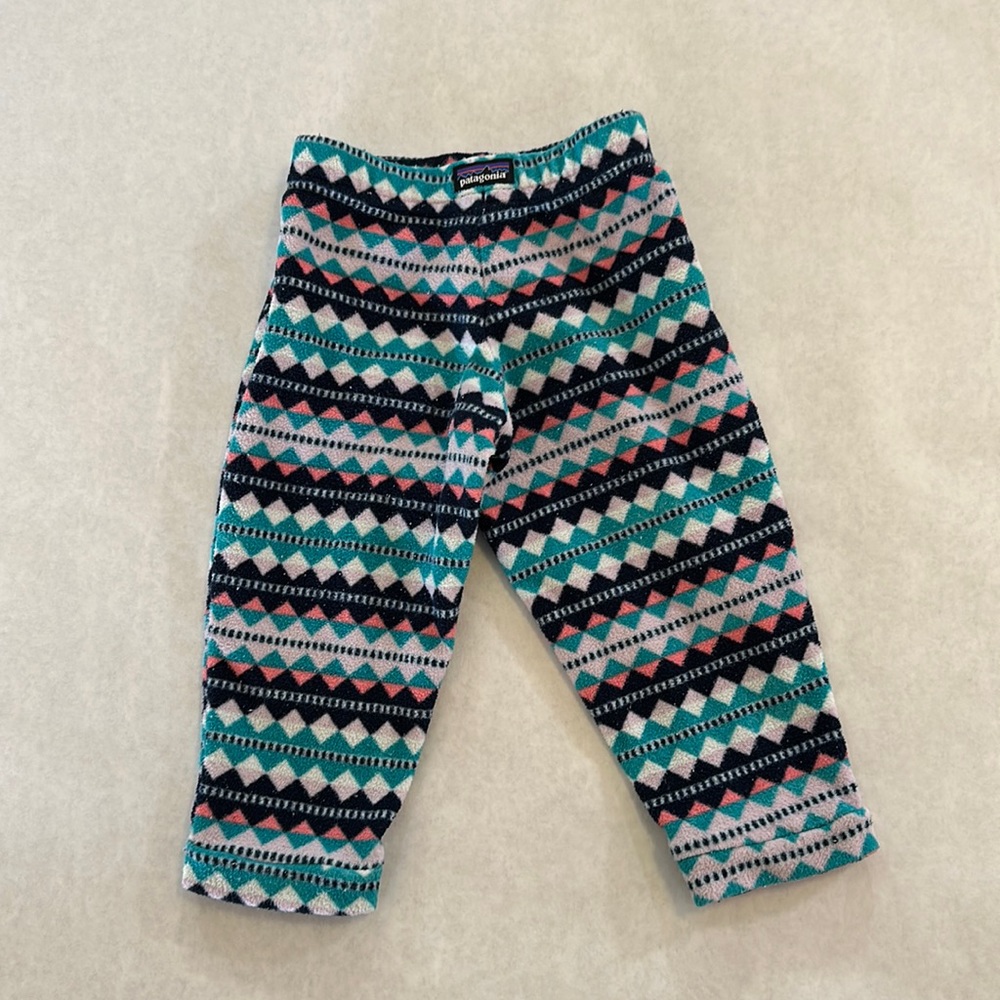 Patagonia fleece pants, girls 6-12 months - Picture 2 of 4